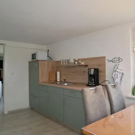 Juule In Ruhiger Lage, Terrasse, Wlan * Krummin