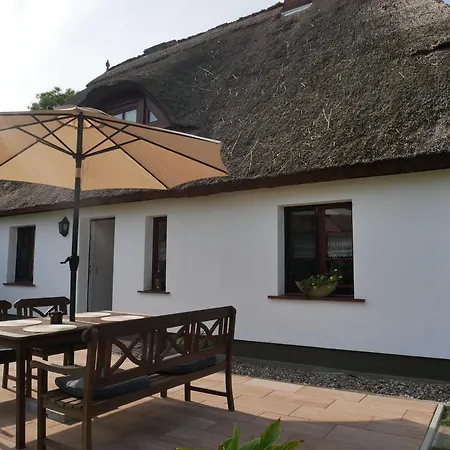 Holiday home Juule In Ruhiger Lage, Terrasse, Wlan Krummin